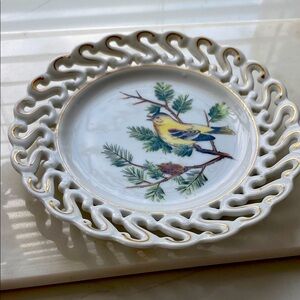 🦜💛Beautiful Decorative Vintage  hand painted plate  8 inch diameter goldfinch💛